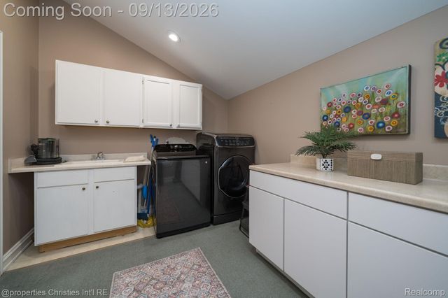 900 Indianwood Road, Orion Charter Township, MI 48362