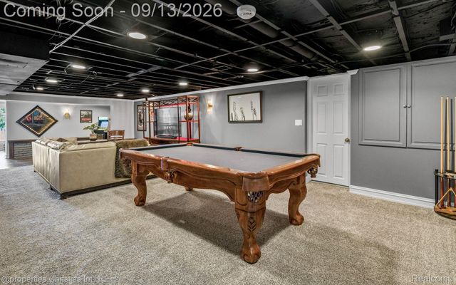 900 Indianwood Road, Orion Charter Township, MI 48362