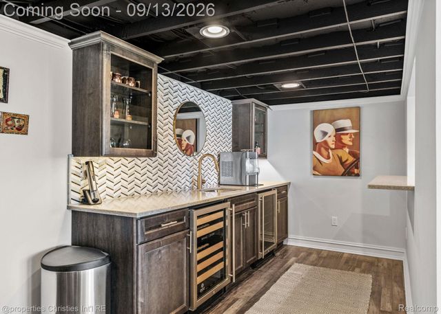 900 Indianwood Road, Orion Charter Township, MI 48362
