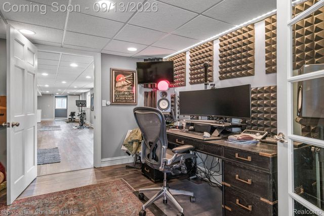 900 Indianwood Road, Orion Charter Township, MI 48362