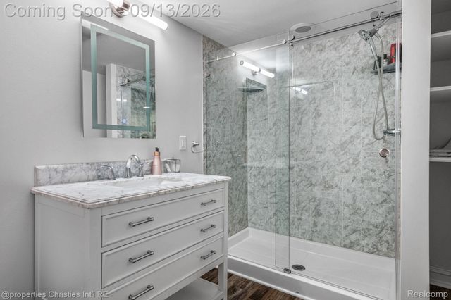 900 Indianwood Road, Orion Charter Township, MI 48362