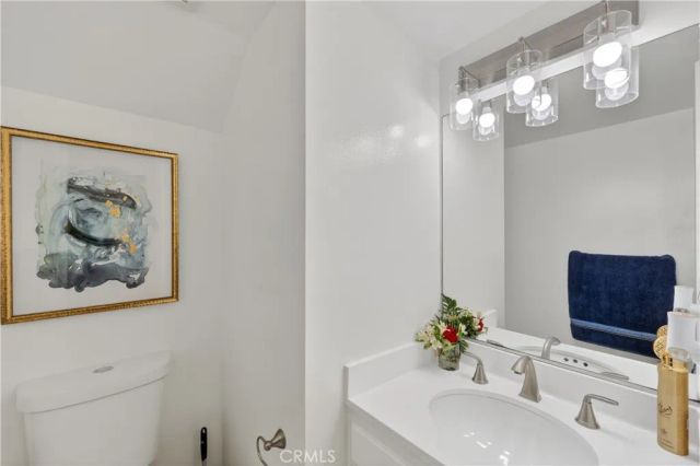 19231 Sherman 27, Reseda, CA 91335