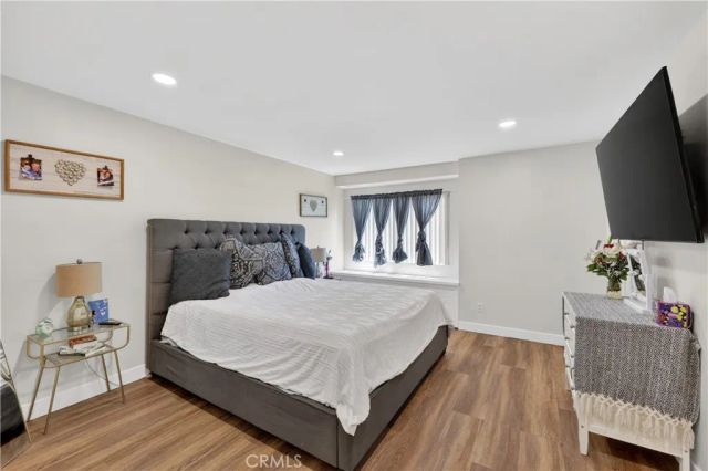 19231 Sherman 27, Reseda, CA 91335