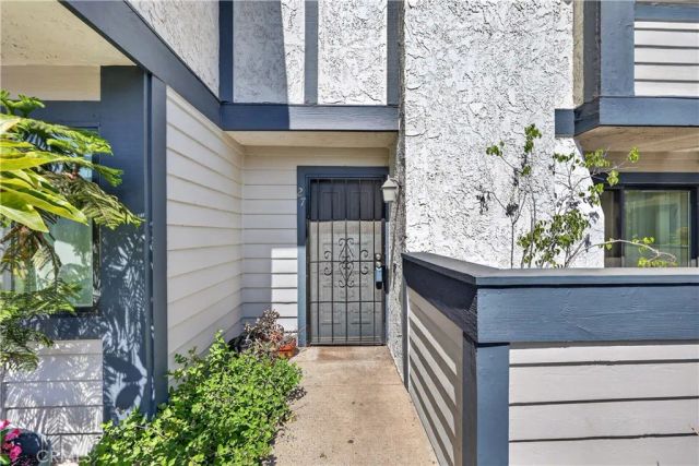 19231 Sherman 27, Reseda, CA 91335