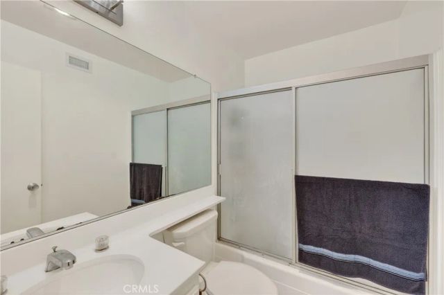 19231 Sherman 27, Reseda, CA 91335