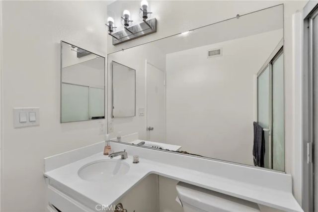 19231 Sherman 27, Reseda, CA 91335
