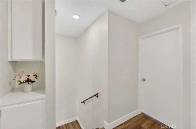 19231 Sherman 27, Reseda, CA 91335