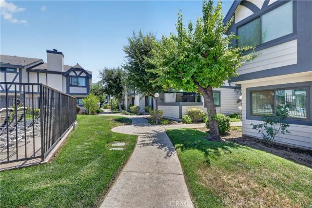 19231 Sherman 27, Reseda, CA 91335