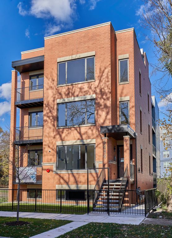 1414 E 65th Place 2A, Chicago, IL 60637
