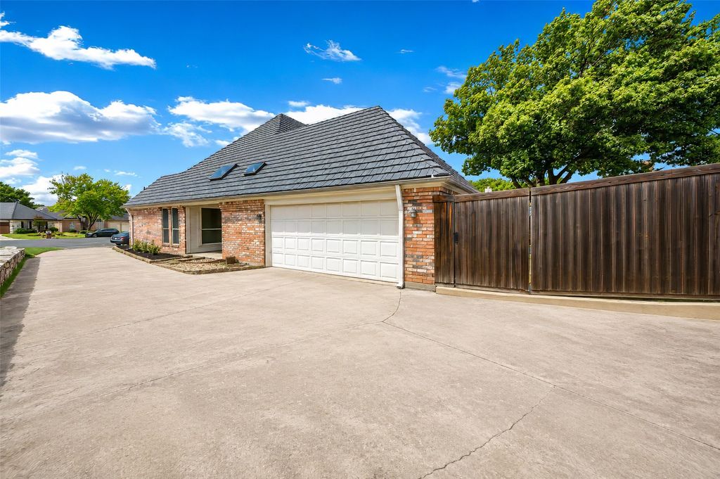 504 Quail Cove Court, Hurst, TX 76054 — photo 4