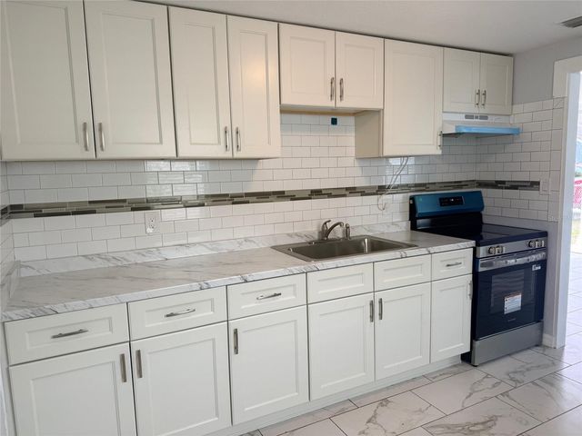 2105 11TH STREET W, Bradenton, FL 34205