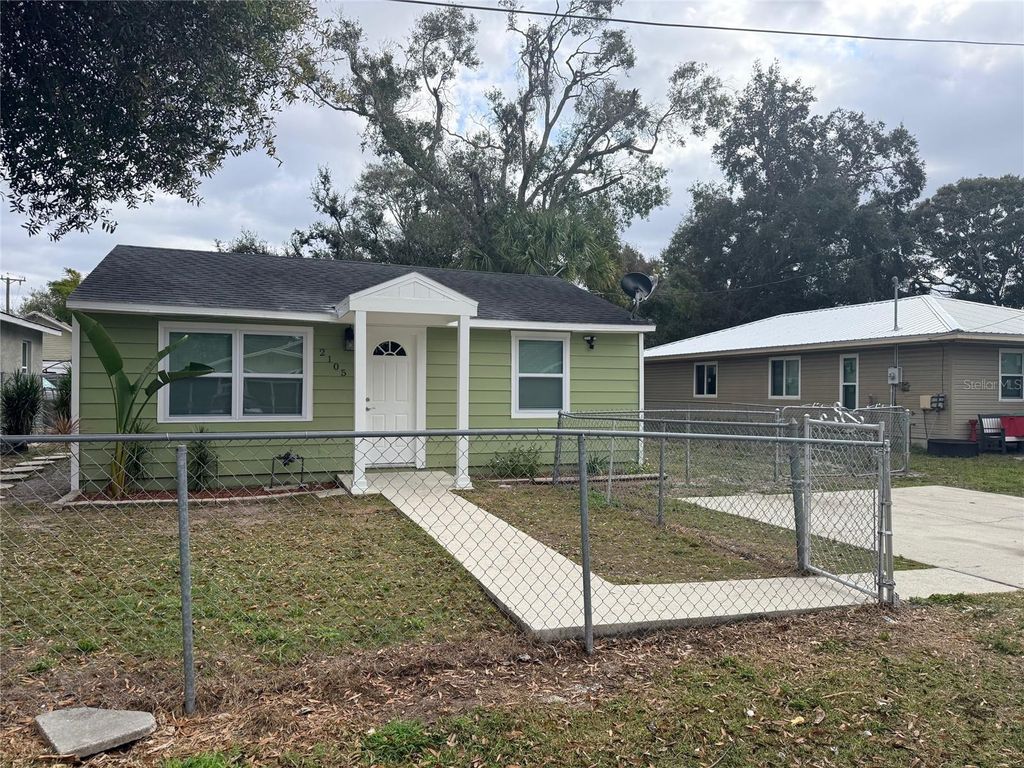 2105 11TH STREET W, Bradenton, FL 34205
