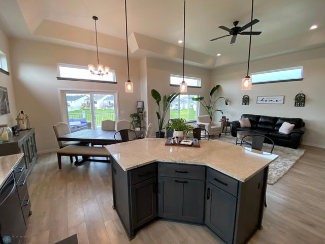 1819 67th Avenue S, Fargo, ND 58104