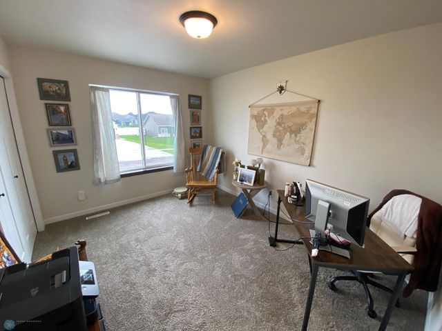 1819 67th Avenue S, Fargo, ND 58104
