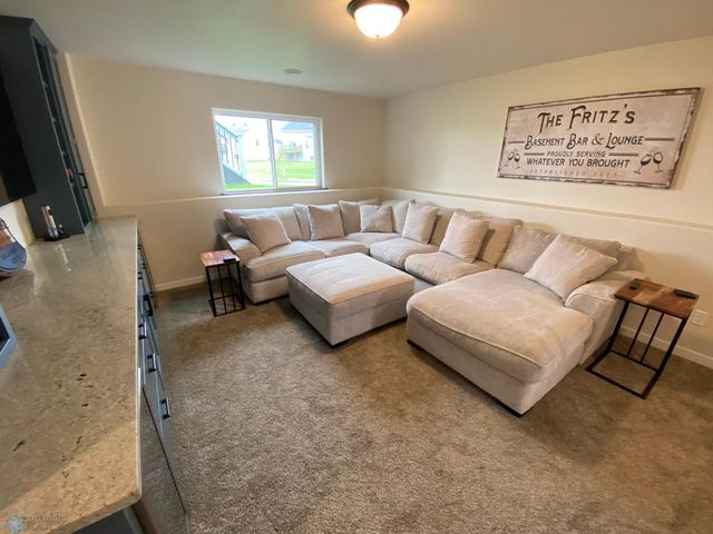 1819 67th Avenue S, Fargo, ND 58104