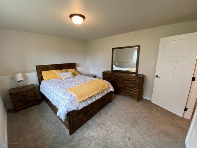 1819 67th Avenue S, Fargo, ND 58104