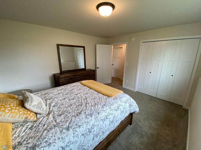 1819 67th Avenue S, Fargo, ND 58104