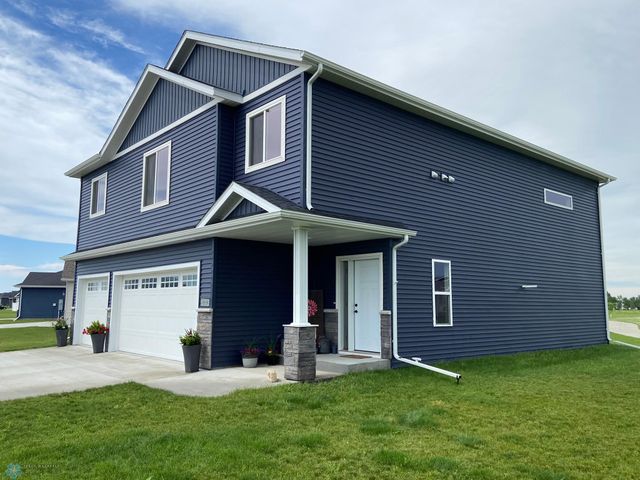 1819 67th Avenue S, Fargo, ND 58104