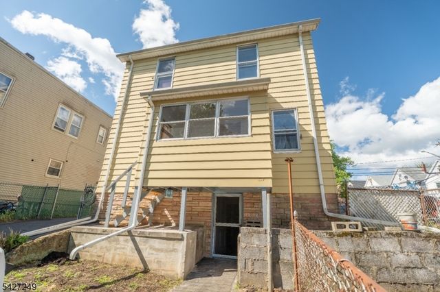 68 Richard St, Passaic City, NJ 07055