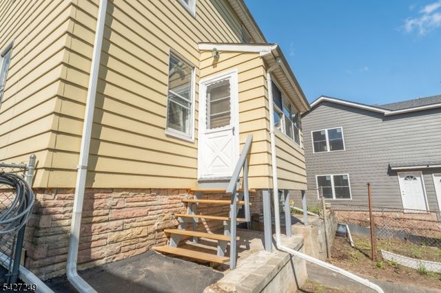 68 Richard St, Passaic City, NJ 07055