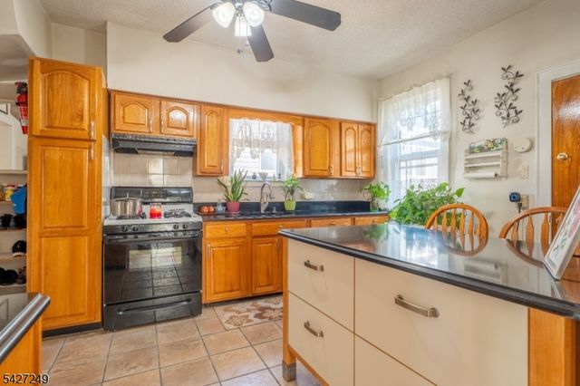 68 Richard St, Passaic City, NJ 07055