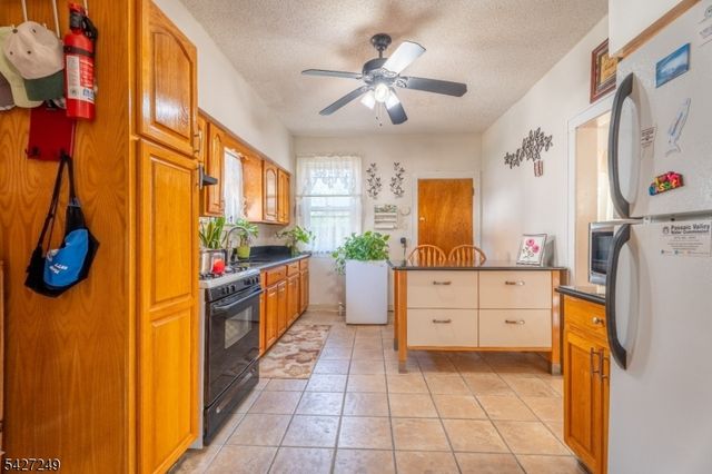 68 Richard St, Passaic City, NJ 07055