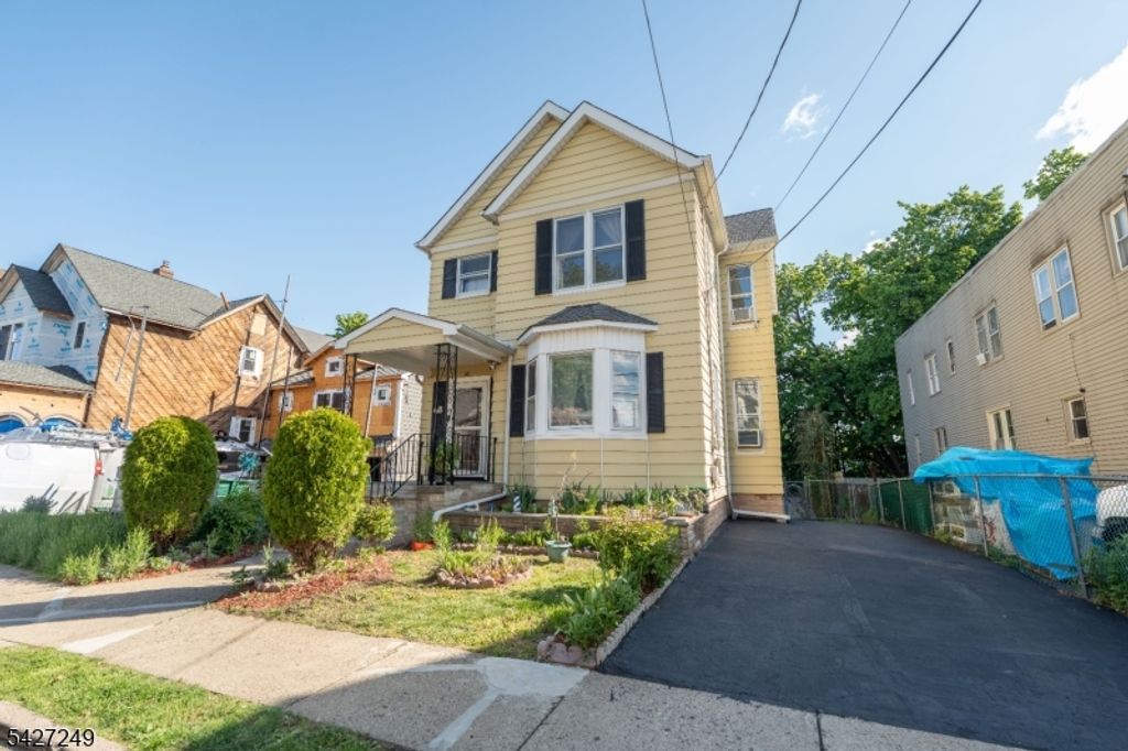 68 Richard St, Passaic City, NJ 07055