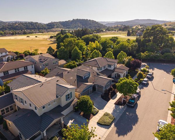 936 Jaguar Place, Gilroy, CA 95020