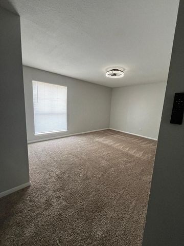 9255 W Sam Houston Pkwy S Parkway 204, Houston, TX 77099