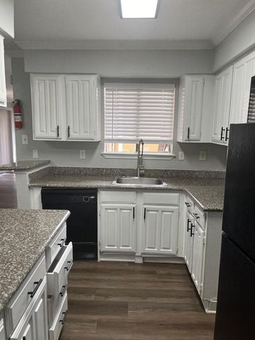 9255 W Sam Houston Pkwy S Parkway 204, Houston, TX 77099