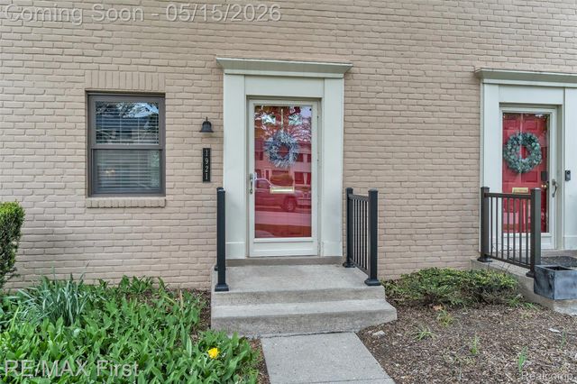 1921 Graefield Road, Birmingham, MI 48009