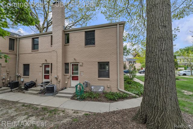 1921 Graefield Road, Birmingham, MI 48009