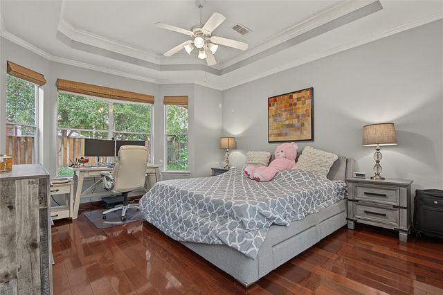 19 E Sundance Circle, The Woodlands, TX 77382