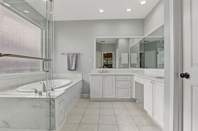 19 E Sundance Circle, The Woodlands, TX 77382