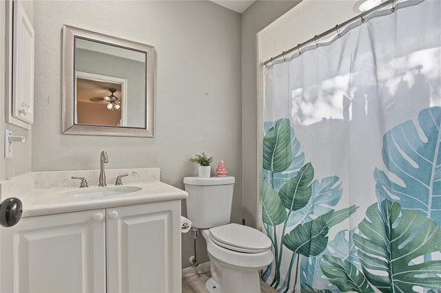 19 E Sundance Circle, The Woodlands, TX 77382