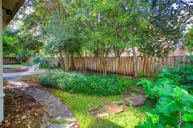 19 E Sundance Circle, The Woodlands, TX 77382