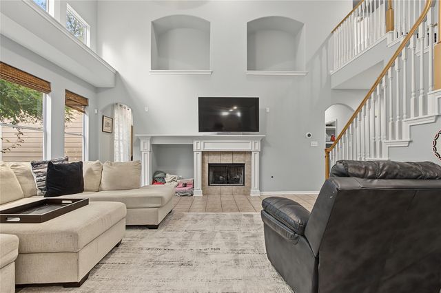 19 E Sundance Circle, The Woodlands, TX 77382