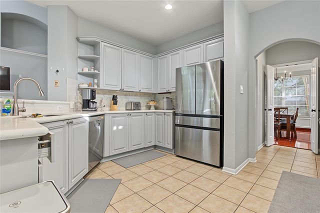 19 E Sundance Circle, The Woodlands, TX 77382