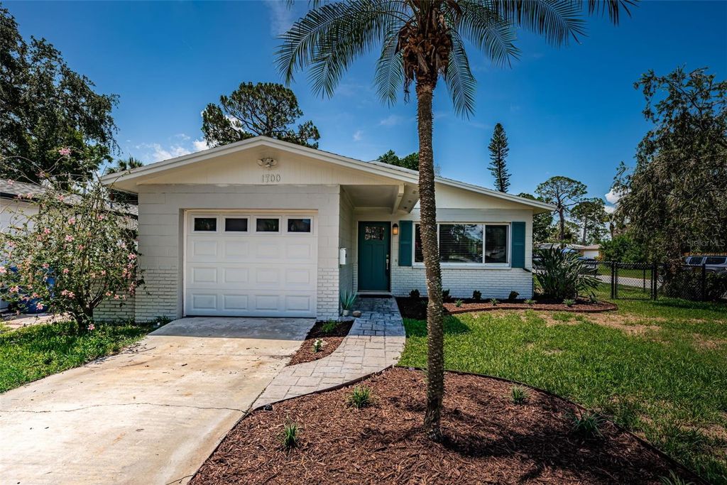 1700 SHORE ACRES BOULEVARD NE, St Petersburg, FL 33703