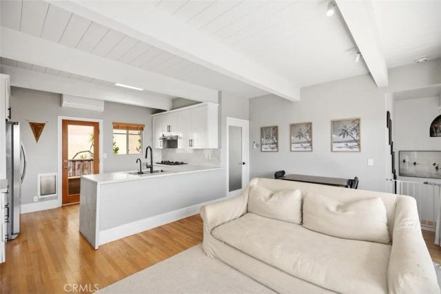 31888 Hillside, Laguna Beach, CA 92651