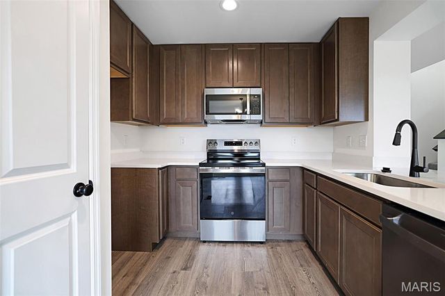 1073 Black Bear Drive, House Springs, MO 63051