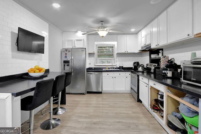 804 ROWLAND Road, Stone Mountain, GA 30083