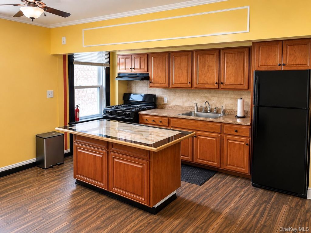 125-16 Hawtree Creek Road, South Ozone Park, NY 11420 — photo 3