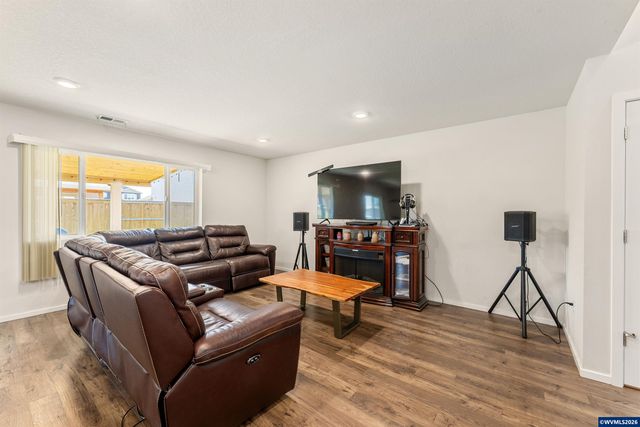 4734 Ranger Av NE, Salem, OR 97305
