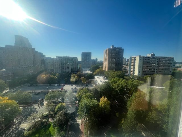 9 Hawthorne Place 14N, Boston, MA 02114