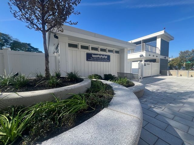 9 Hawthorne Place 14N, Boston, MA 02114