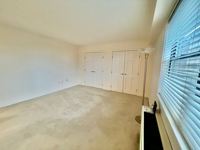 9 Hawthorne Place 14N, Boston, MA 02114