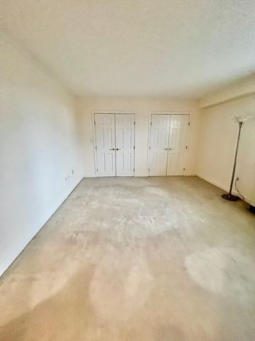 9 Hawthorne Place 14N, Boston, MA 02114