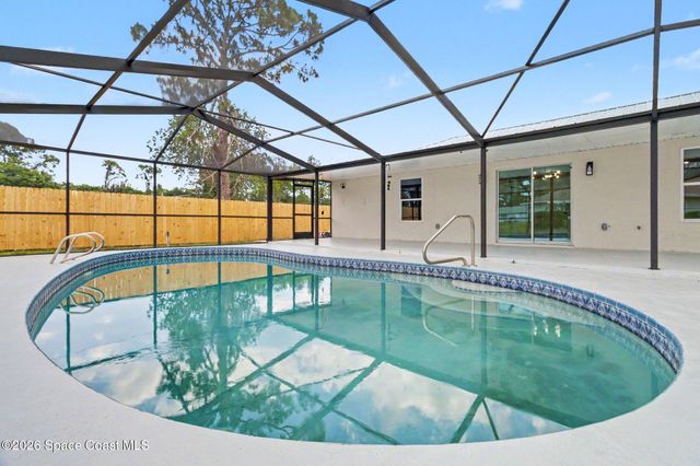 1371 Biarritz Street NW, Palm Bay, FL 32907
