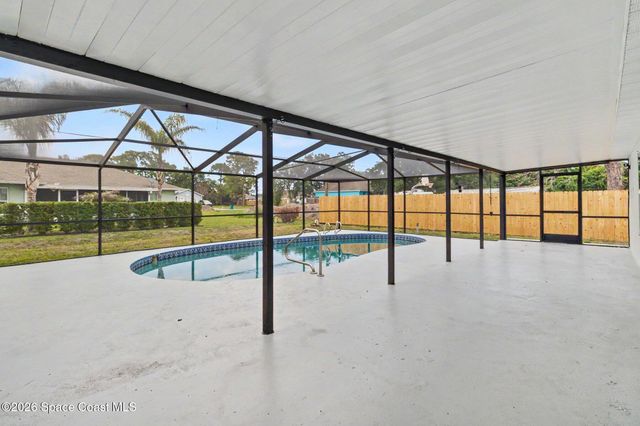 1371 Biarritz Street NW, Palm Bay, FL 32907